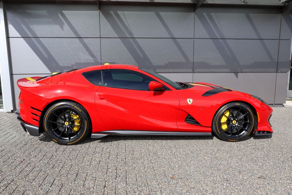 2023 Ferrari 812 Competizione photo 16
