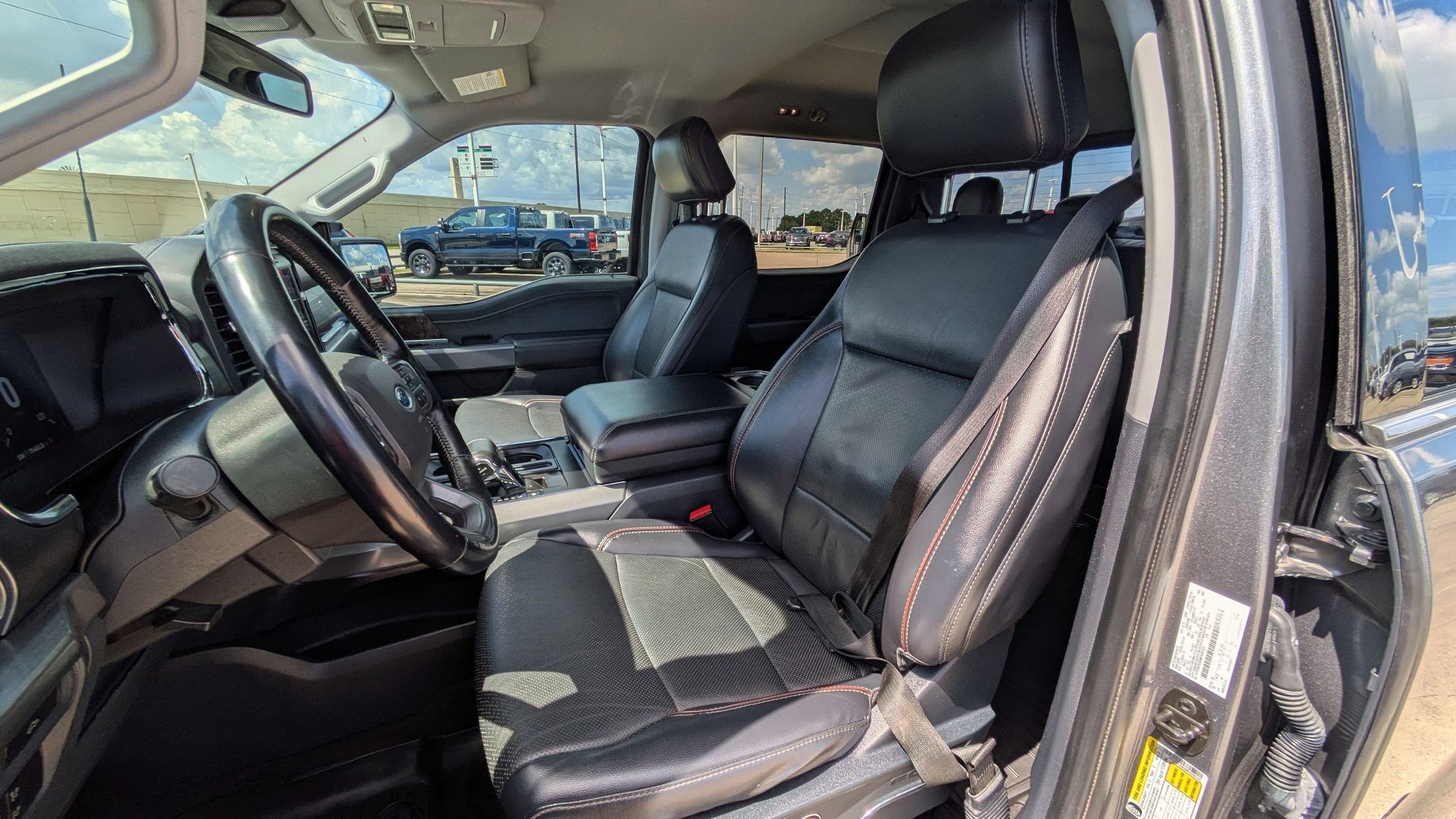 2021 Ford F-150 Lariat photo 14