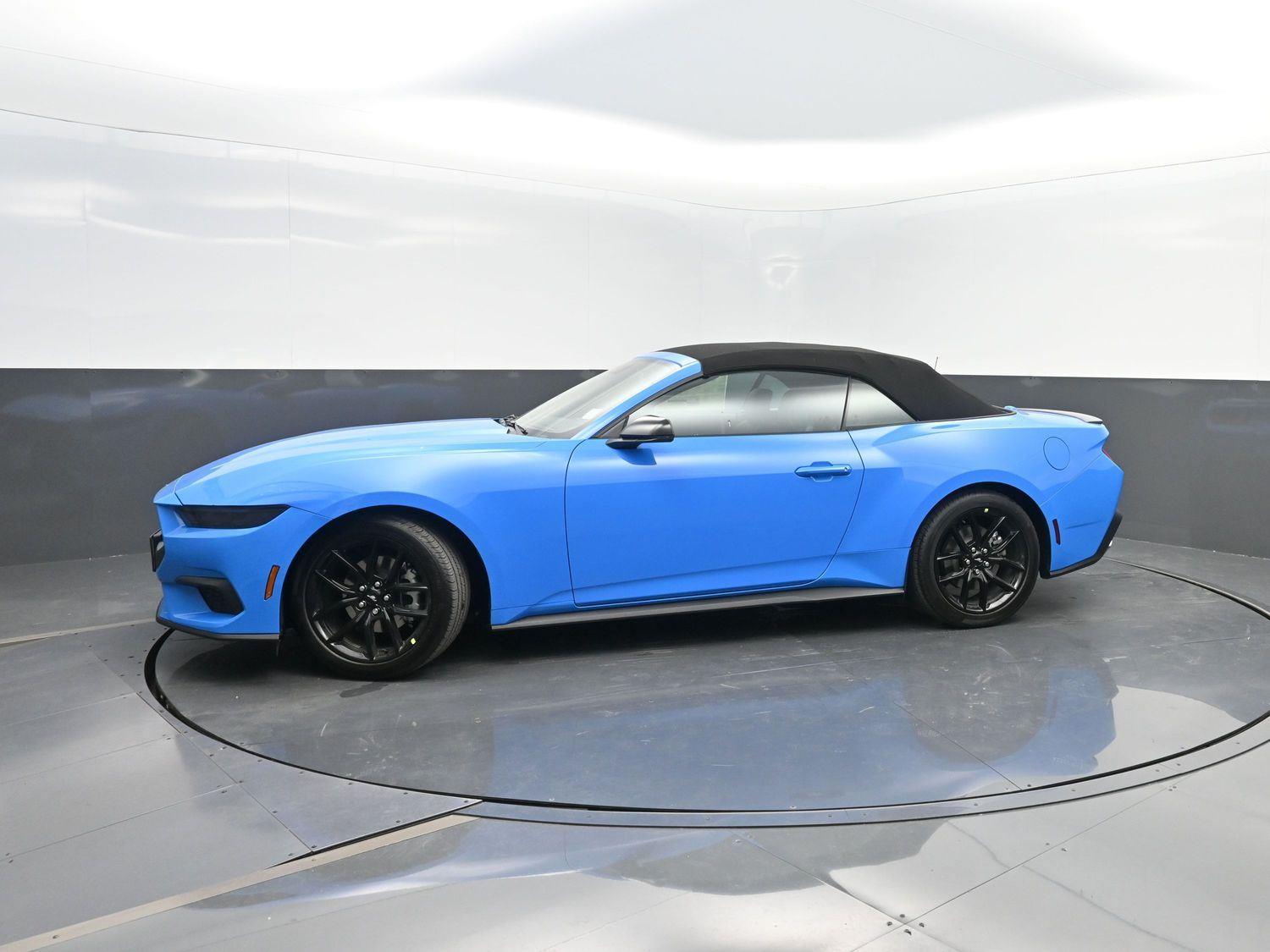 2025 Ford Mustang EcoBoost Premium's photo