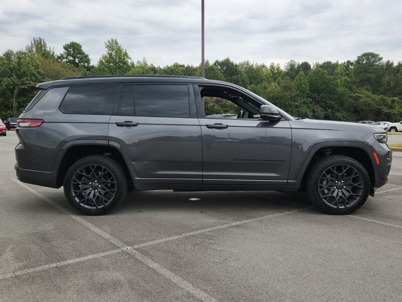 2023 Jeep Grand Cherokee L Summit Reserve photo 2