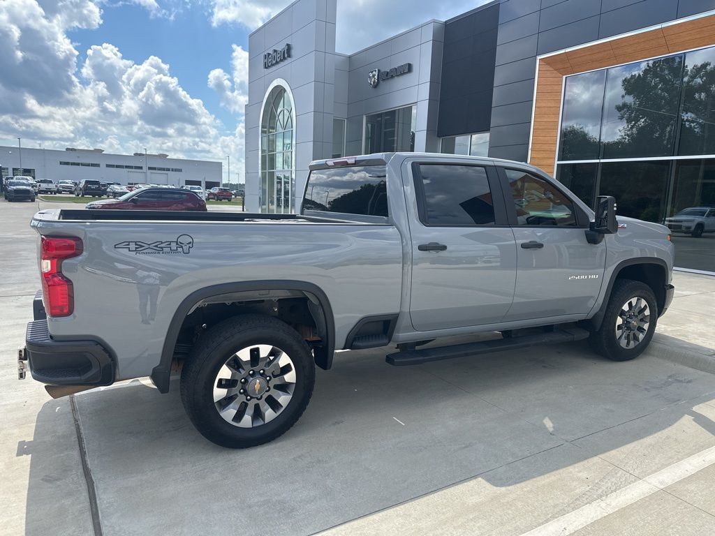 2024 Chevrolet Silverado Custom photo 5