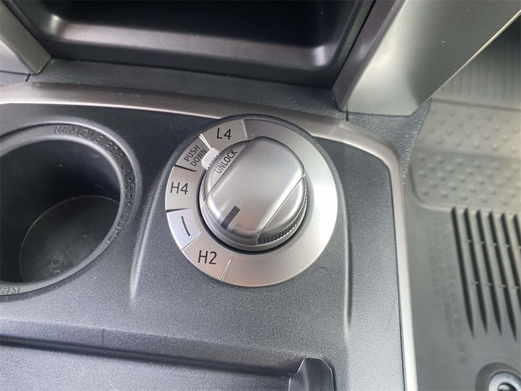 2022 Toyota 4Runner SR5 photo 19