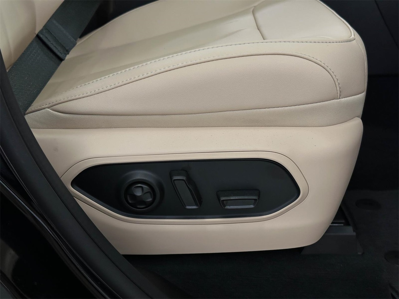 2025 Jeep Grand Cherokee Limited photo 25