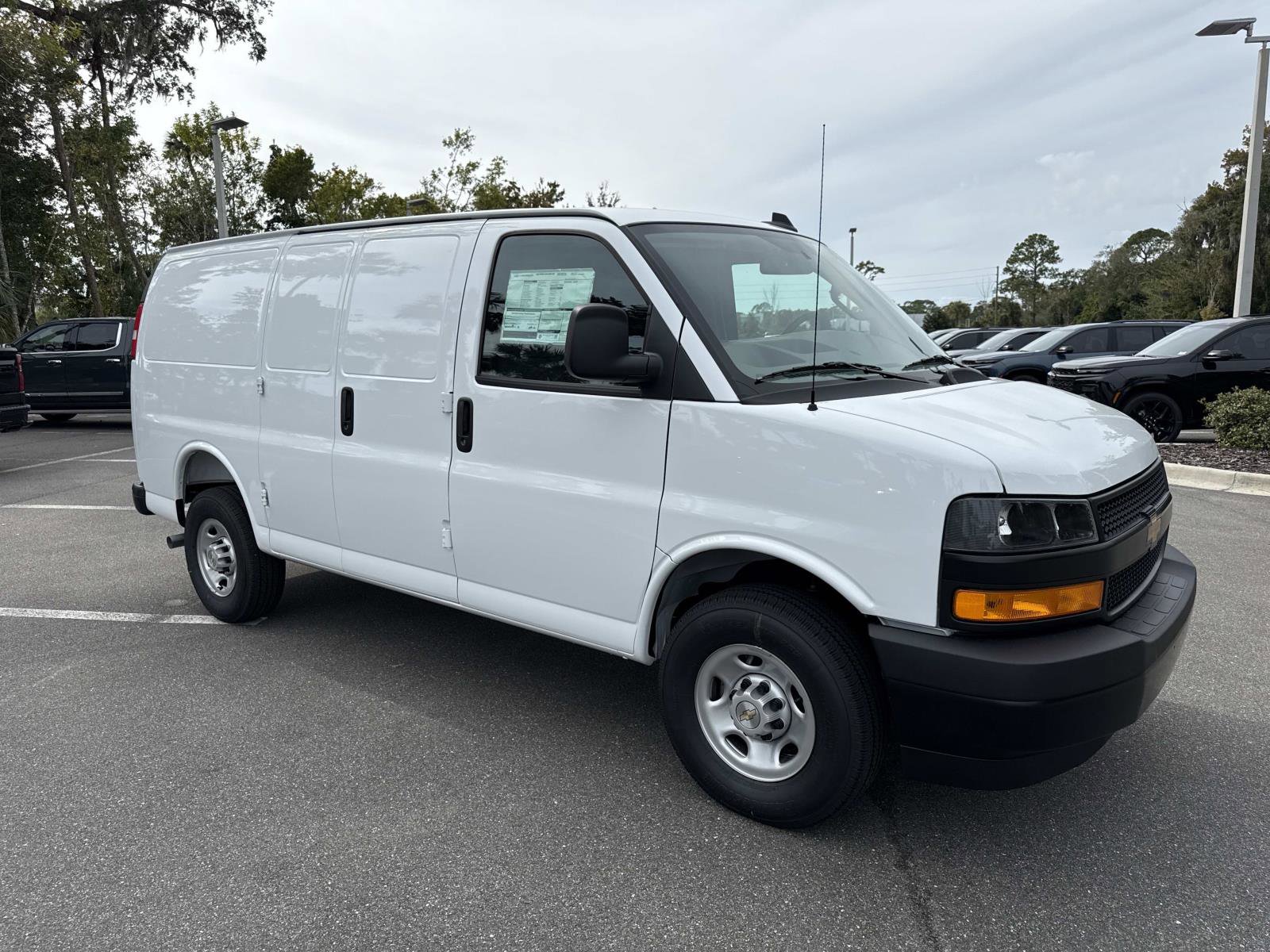 2025 Chevrolet Express Cargo Work Van's photo