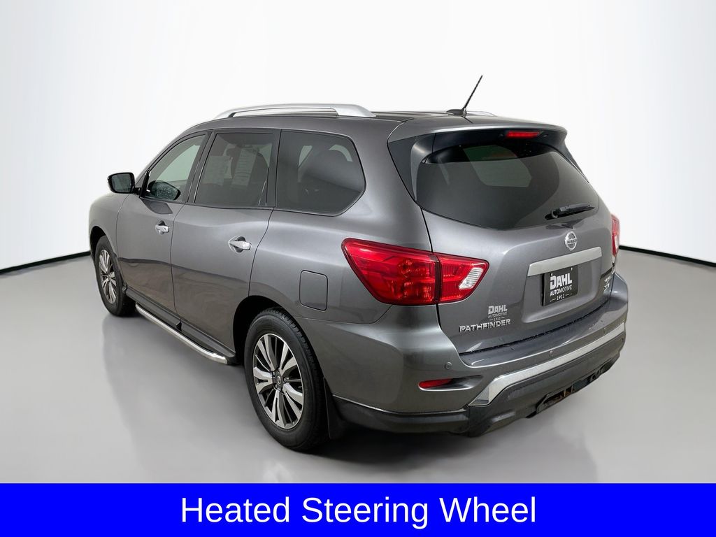 2017 Nissan Pathfinder SV photo 5