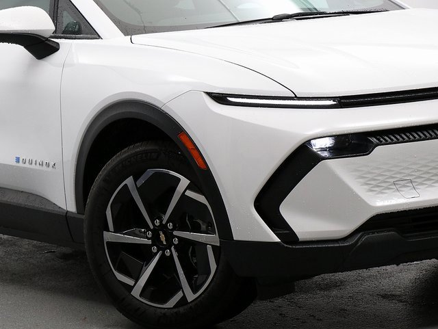 2026 Chevrolet Equinox EV 1LT photo 3