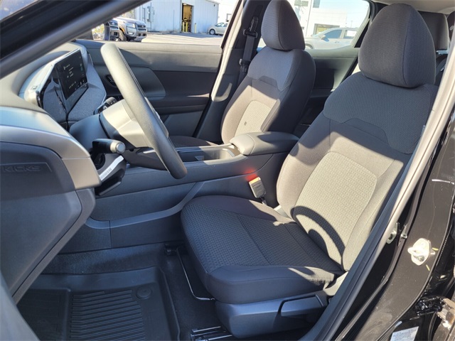 2026 Nissan Kicks S photo 2