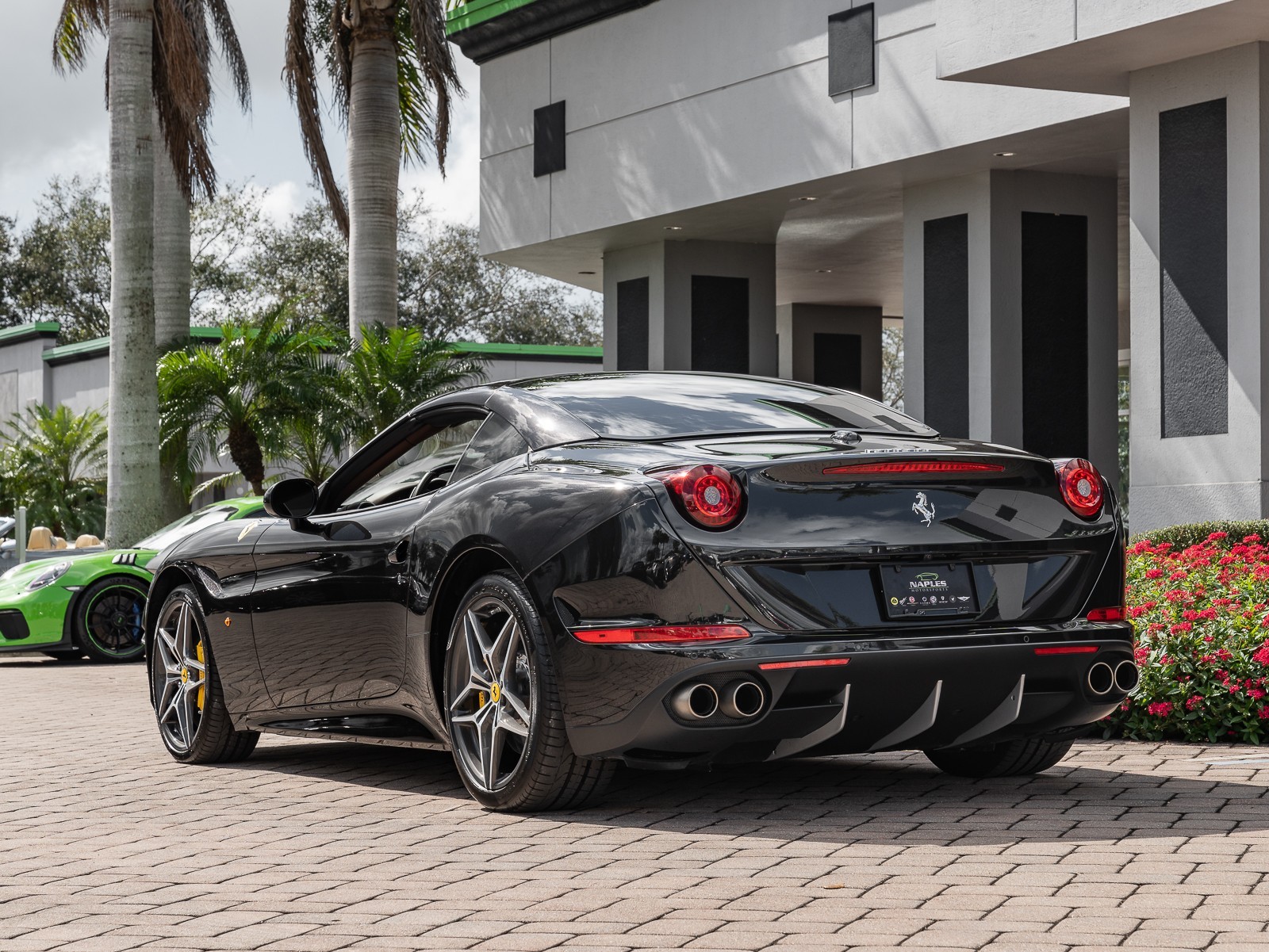 2015 Ferrari California T photo 37