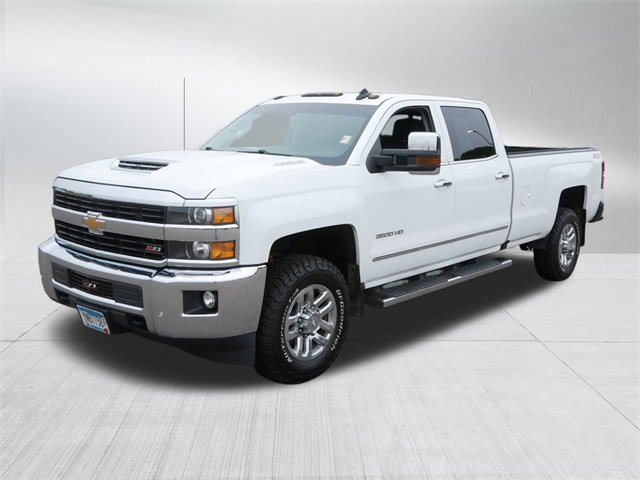 2017 Chevrolet Silverado 3500HD LTZ photo 3
