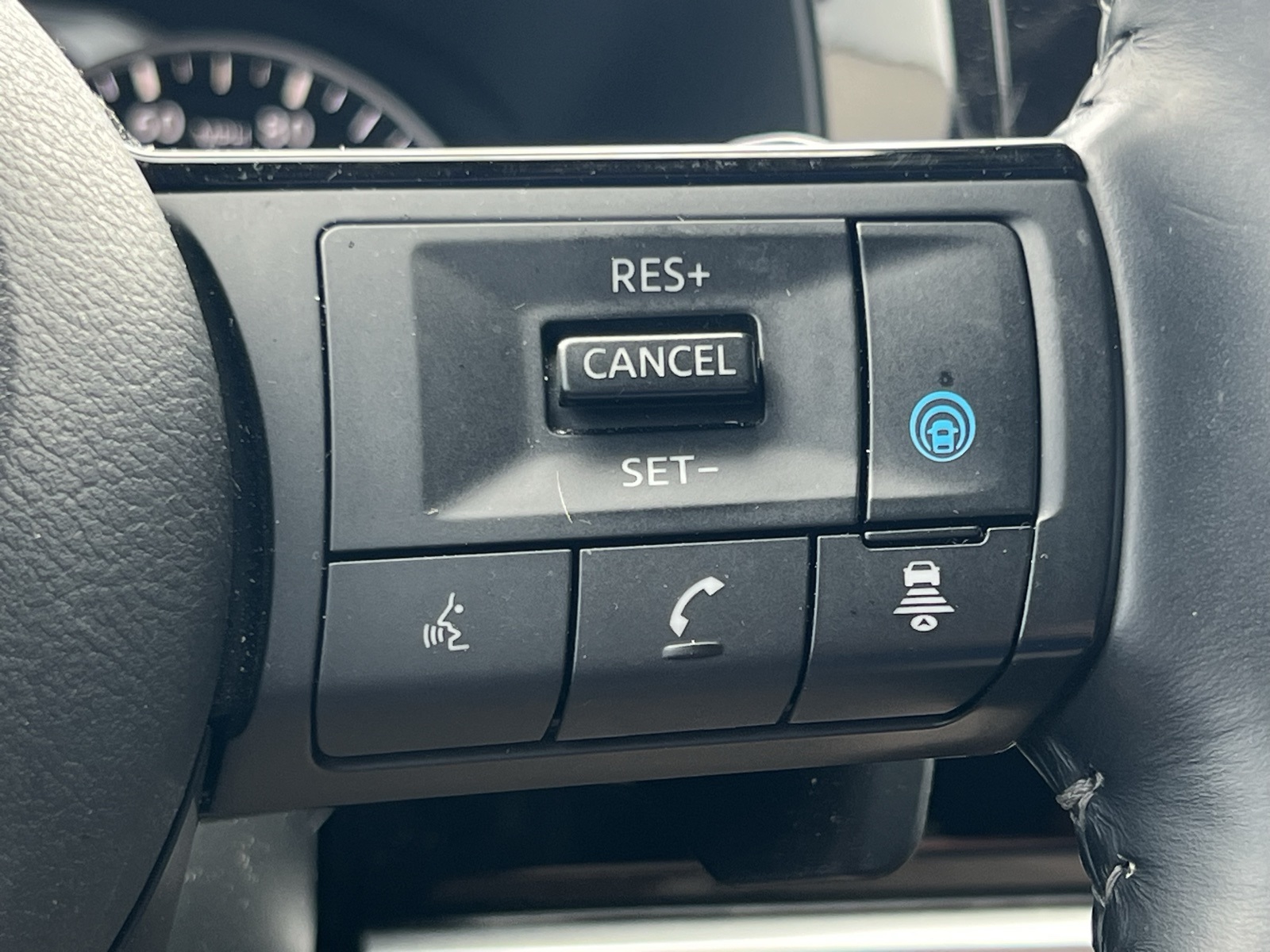 2022 Nissan Pathfinder Platinum photo 30