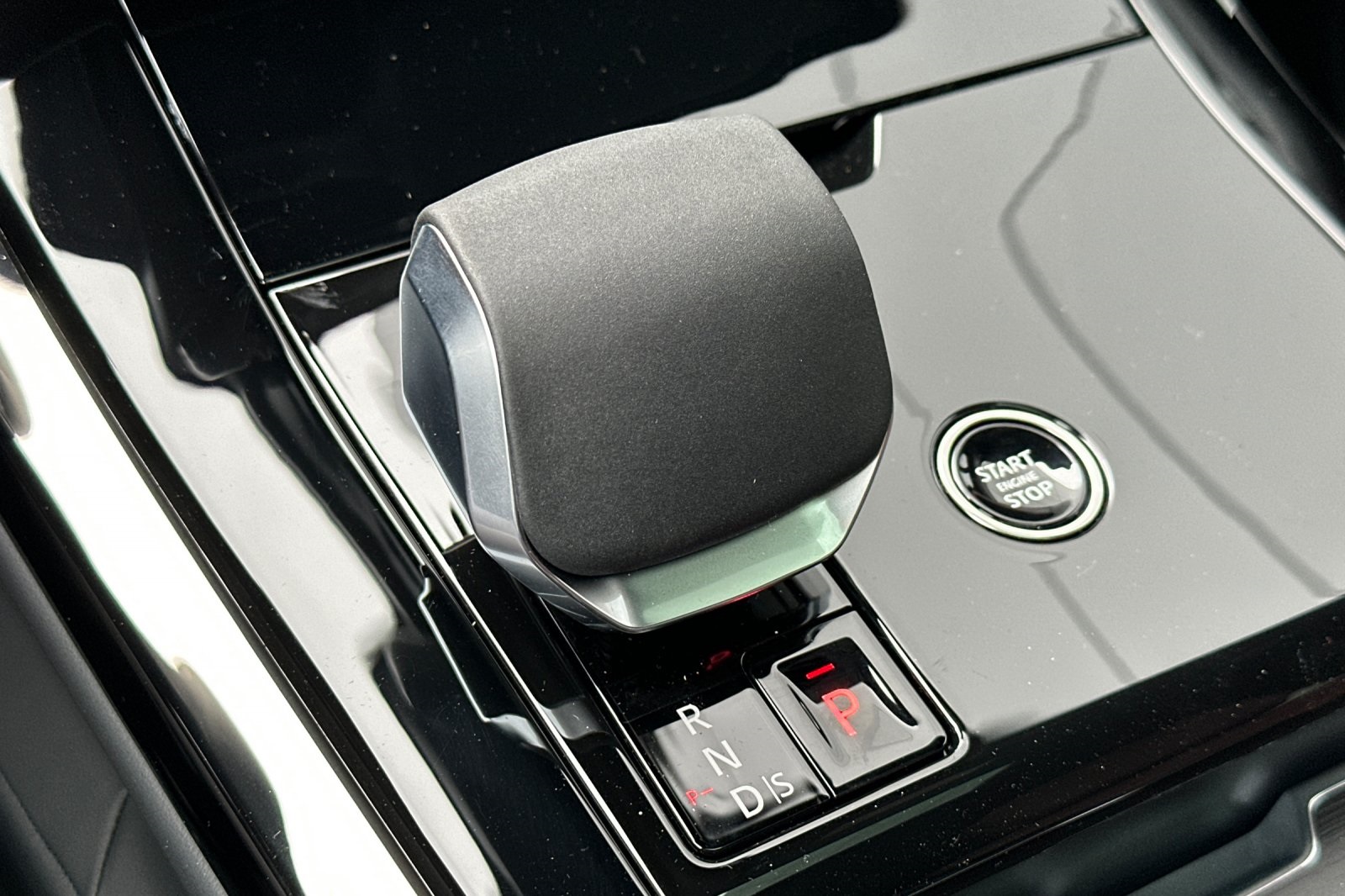 2025 Land Rover Range Rover Sport SE photo 22
