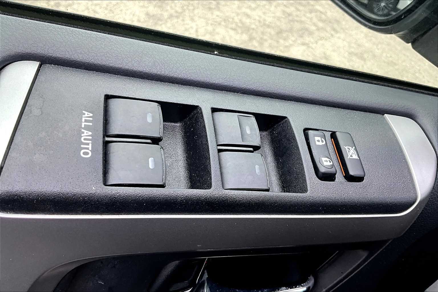 2014 Toyota 4Runner SR5 photo 31