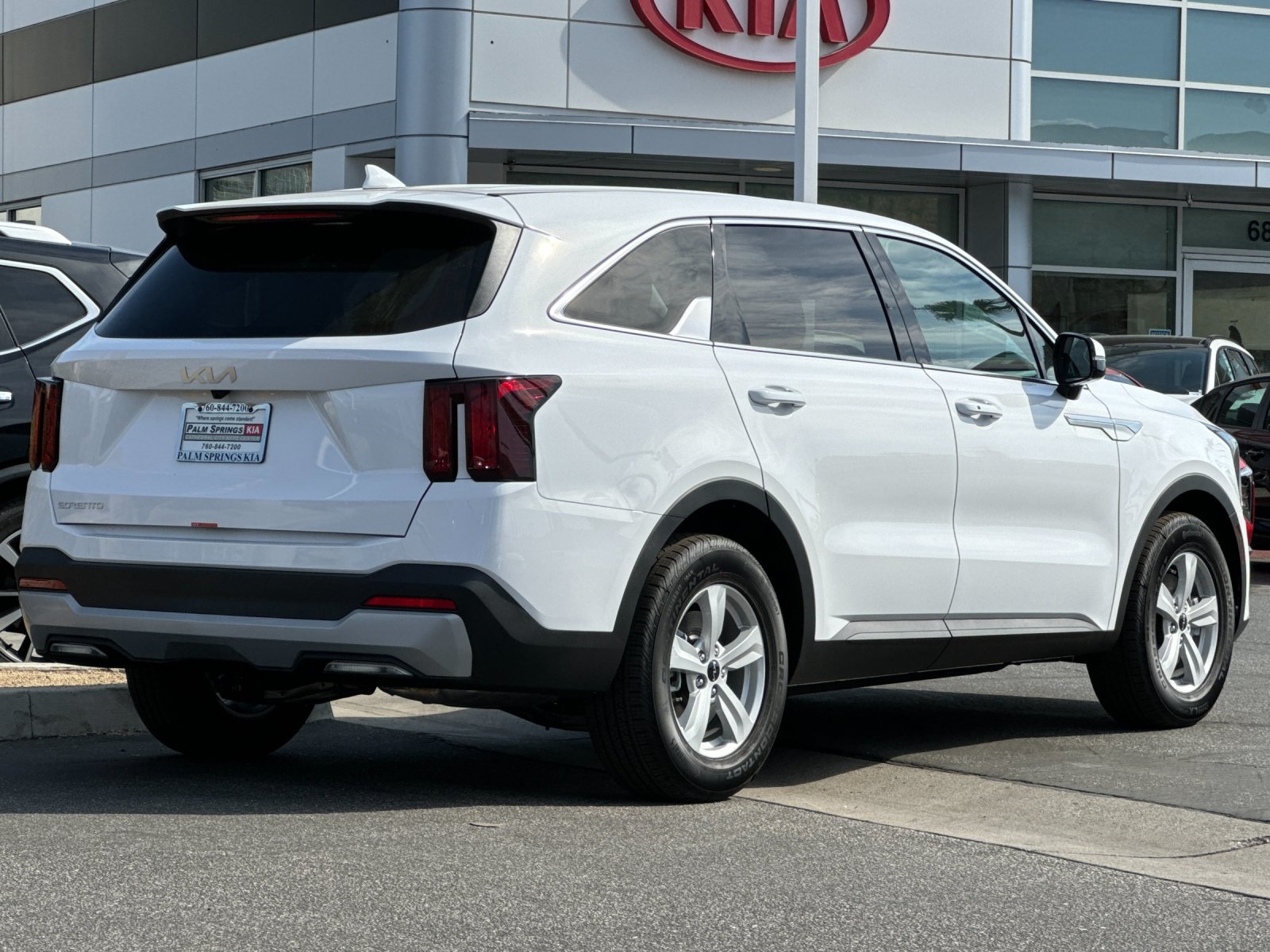 2025 Kia Sorento LX photo 2