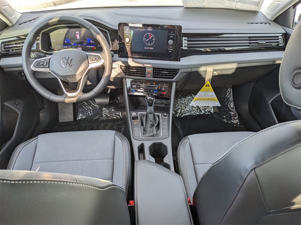 2025 Volkswagen Jetta 1.5T SE photo 12