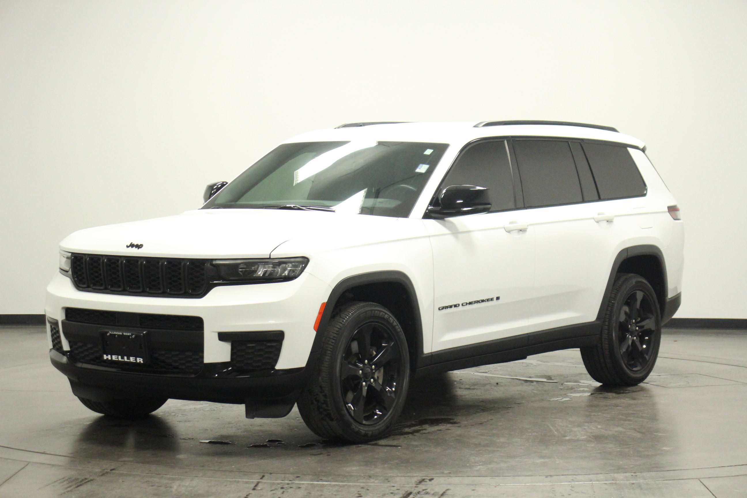 2021 Jeep Grand Cherokee Altitude photo 3