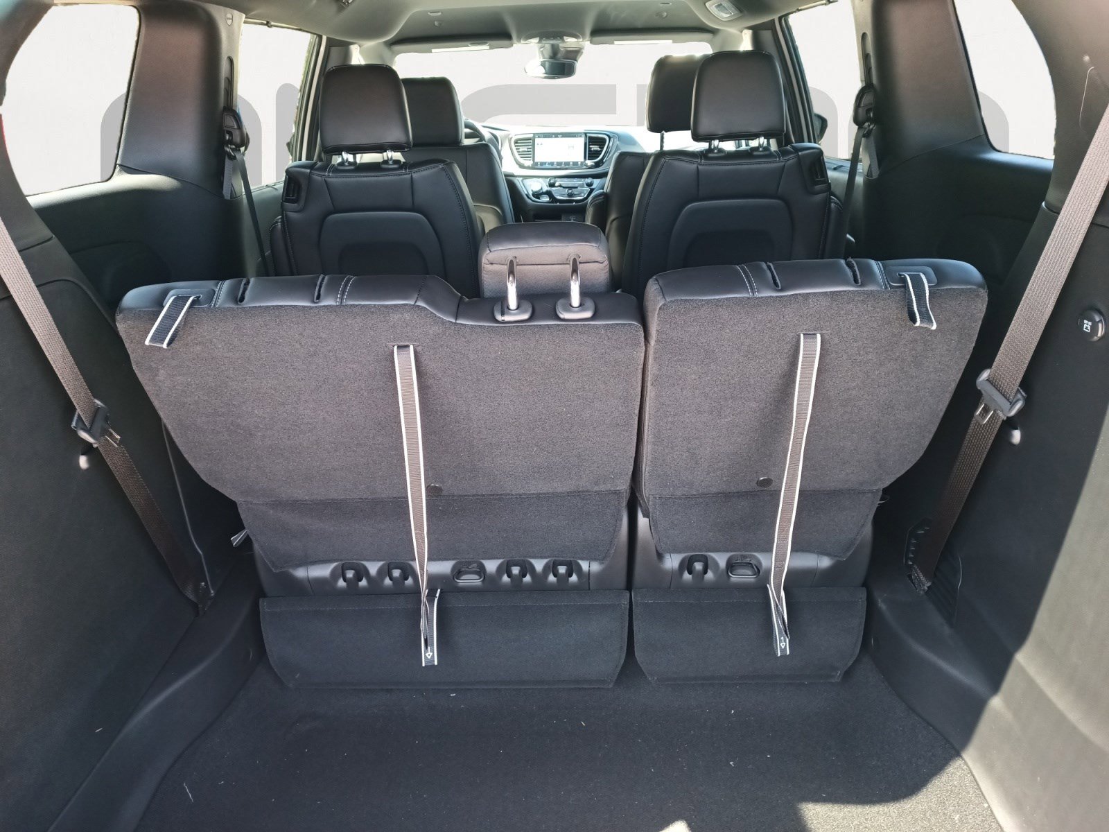 2026 Chrysler Pacifica photo 12