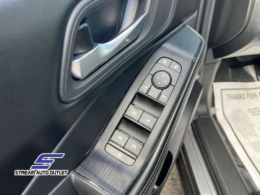 2024 Nissan Rogue SV photo 10