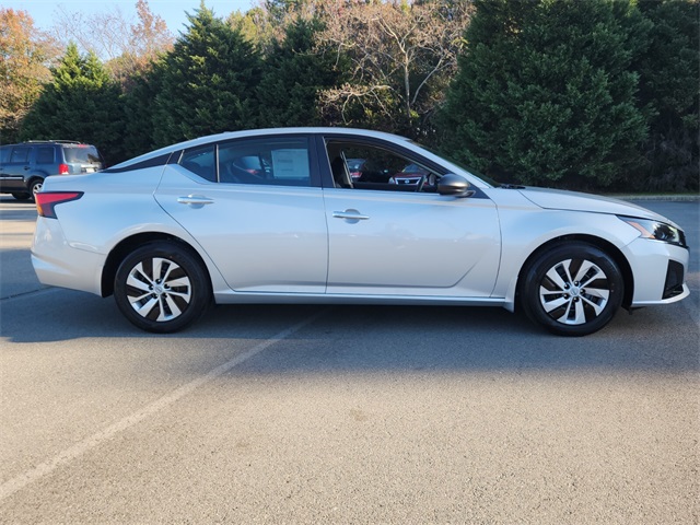 2025 Nissan Altima 2.5 S photo 2