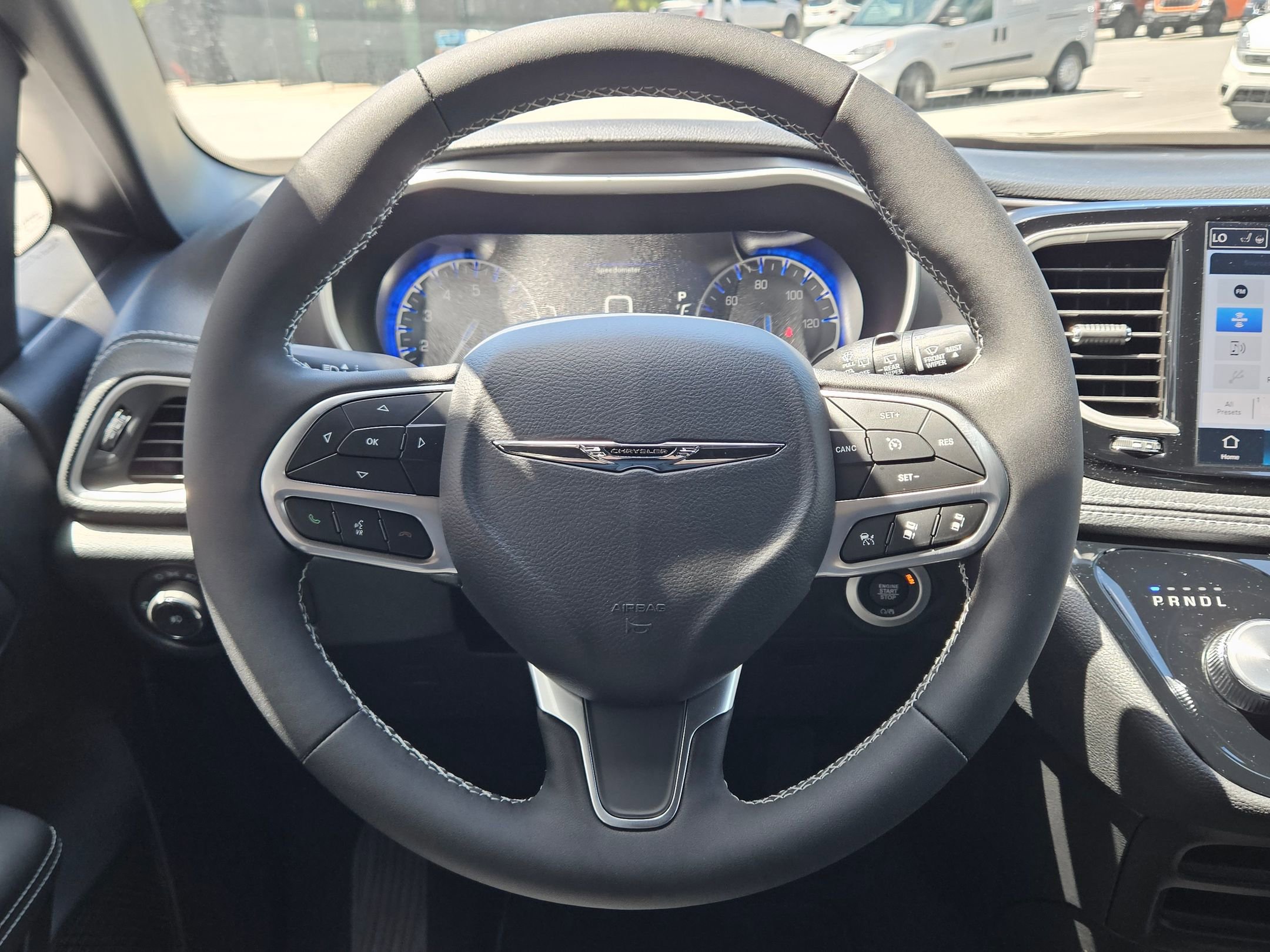 2025 Chrysler Pacifica photo 12