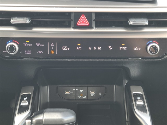 2024 Kia Sorento S photo 23