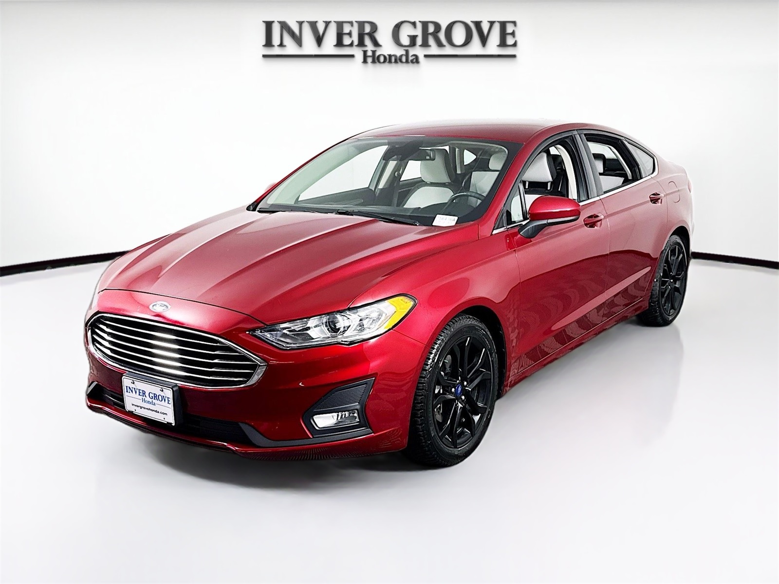 2019 Ford Fusion SE's photo