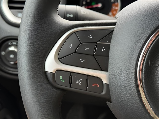 2021 Jeep Renegade Latitude photo 4