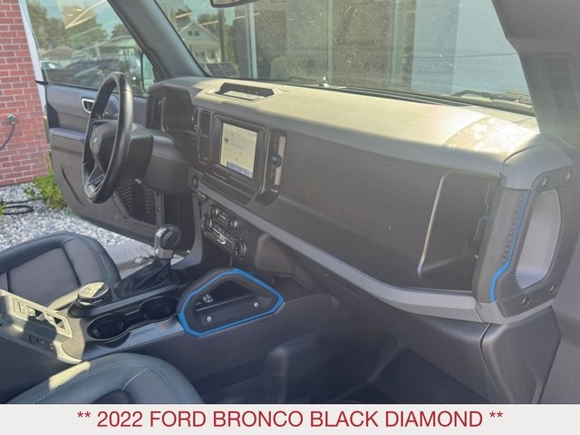 2022 Ford Bronco Black Diamond photo 15