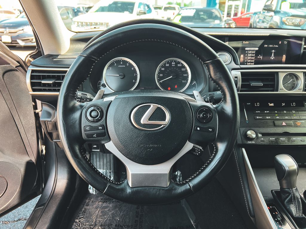 2016 Lexus IS 200t photo 21
