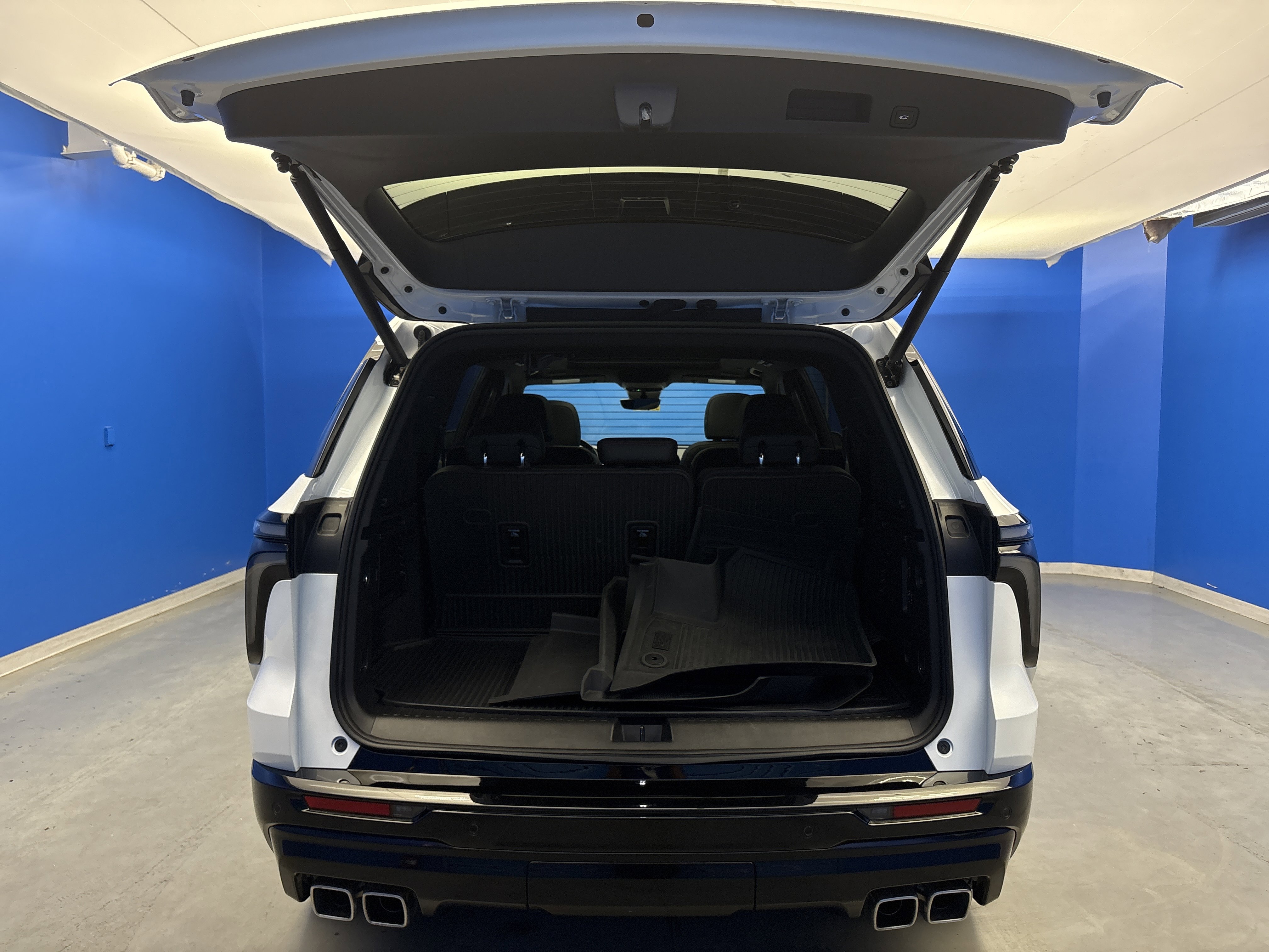 2025 Chevrolet Traverse RS photo 10