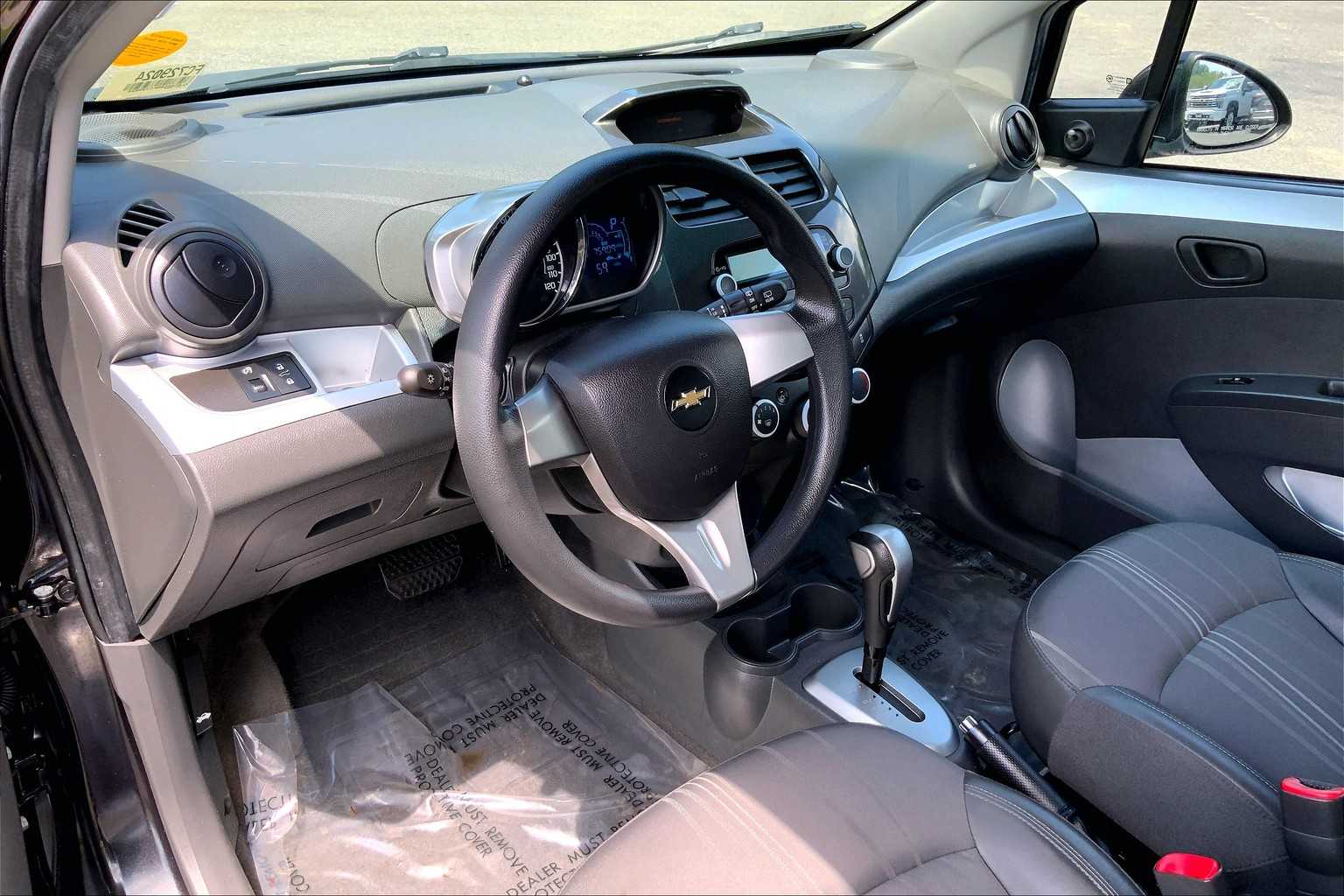 2015 Chevrolet Spark LS photo 17