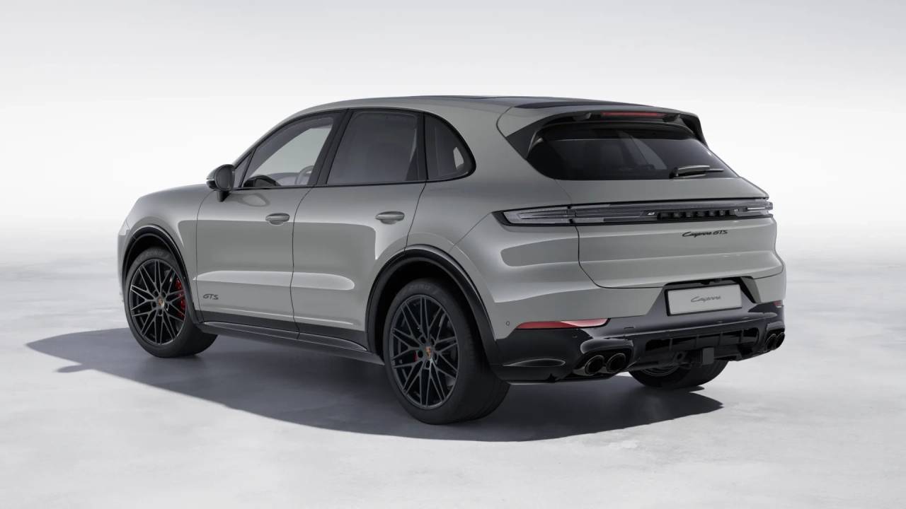 2026 Porsche Cayenne GTS photo 2
