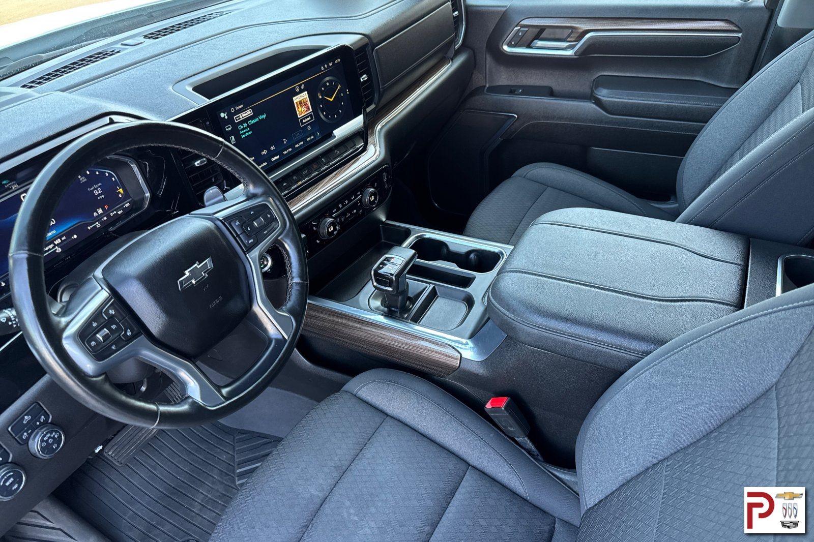 2023 Chevrolet Silverado 1500 RST photo 10
