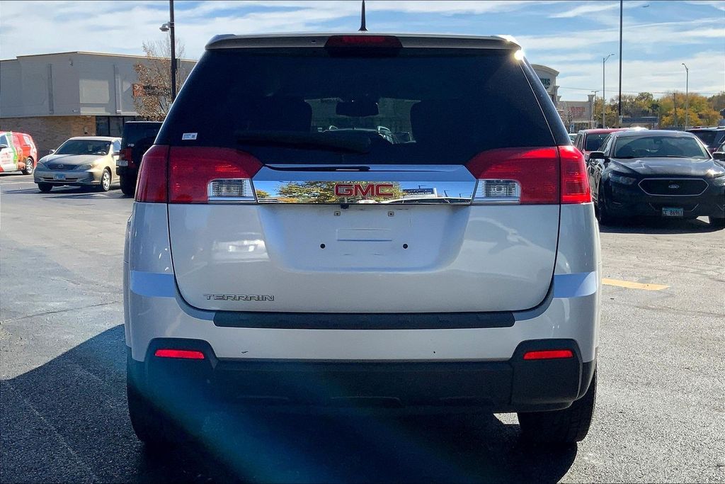 2011 Gmc Terrain SLE photo 3