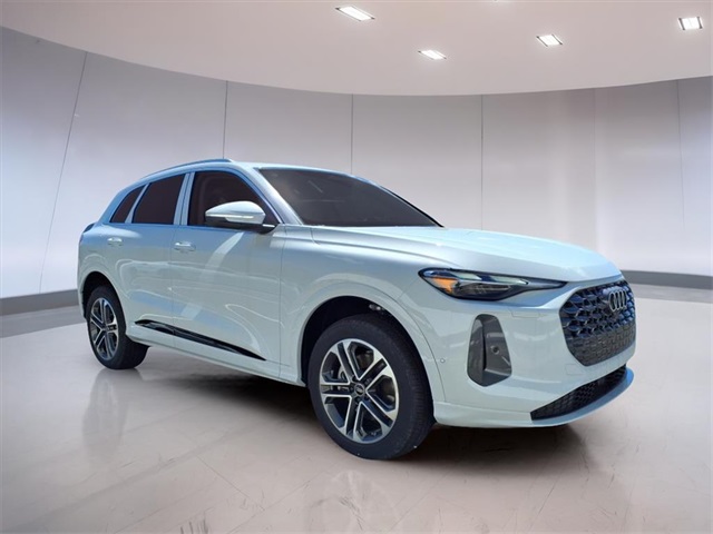 2025 Audi New Q5 Premium's photo