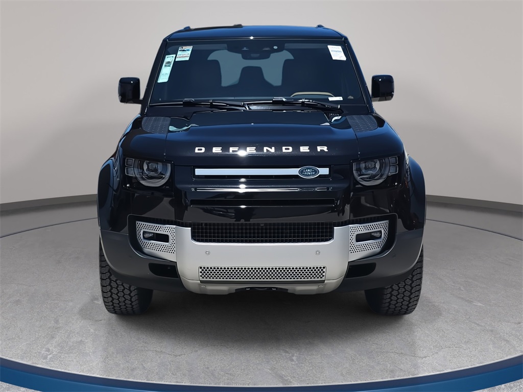 2025 Land Rover Defender 110 S photo 2