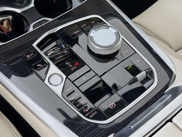 New 2026 White BMW M60i image 18