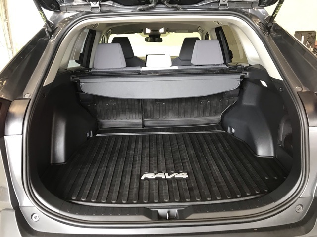 2022 Toyota RAV4 Hybrid XLE photo 5