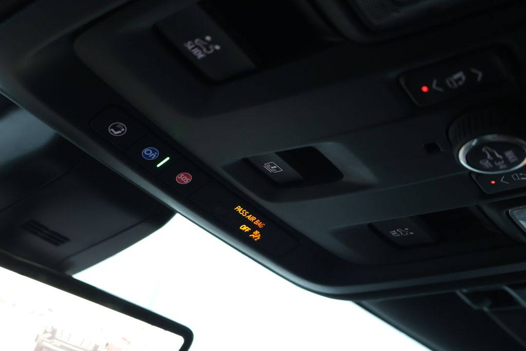 2021 Chevrolet Suburban High Country photo 33