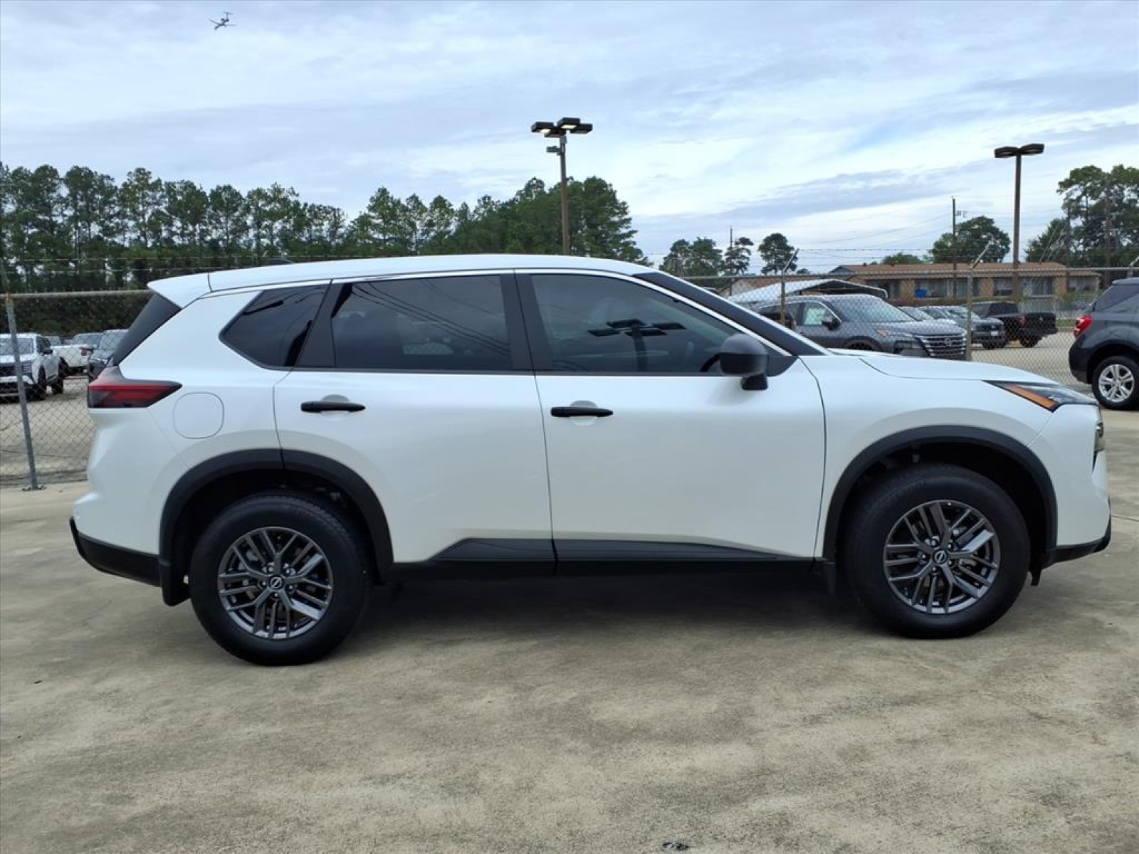 2025 Nissan Rogue S White at Robbins Nissan