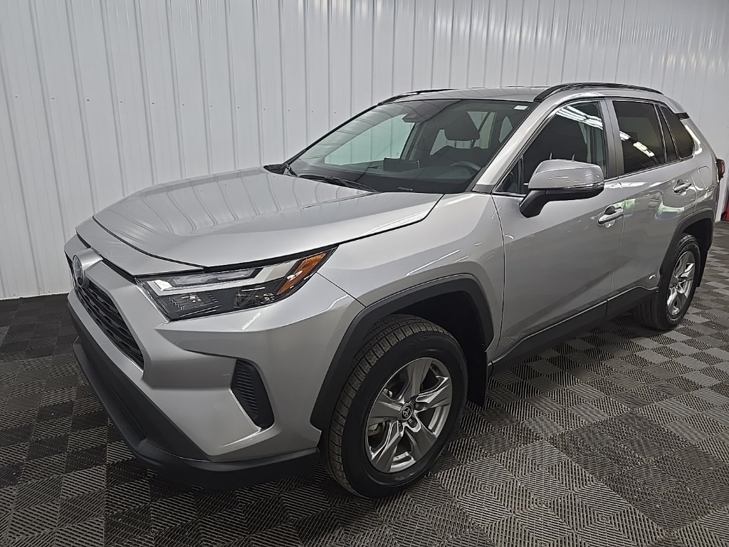 2024 Toyota RAV4 Hybrid XLE photo 8