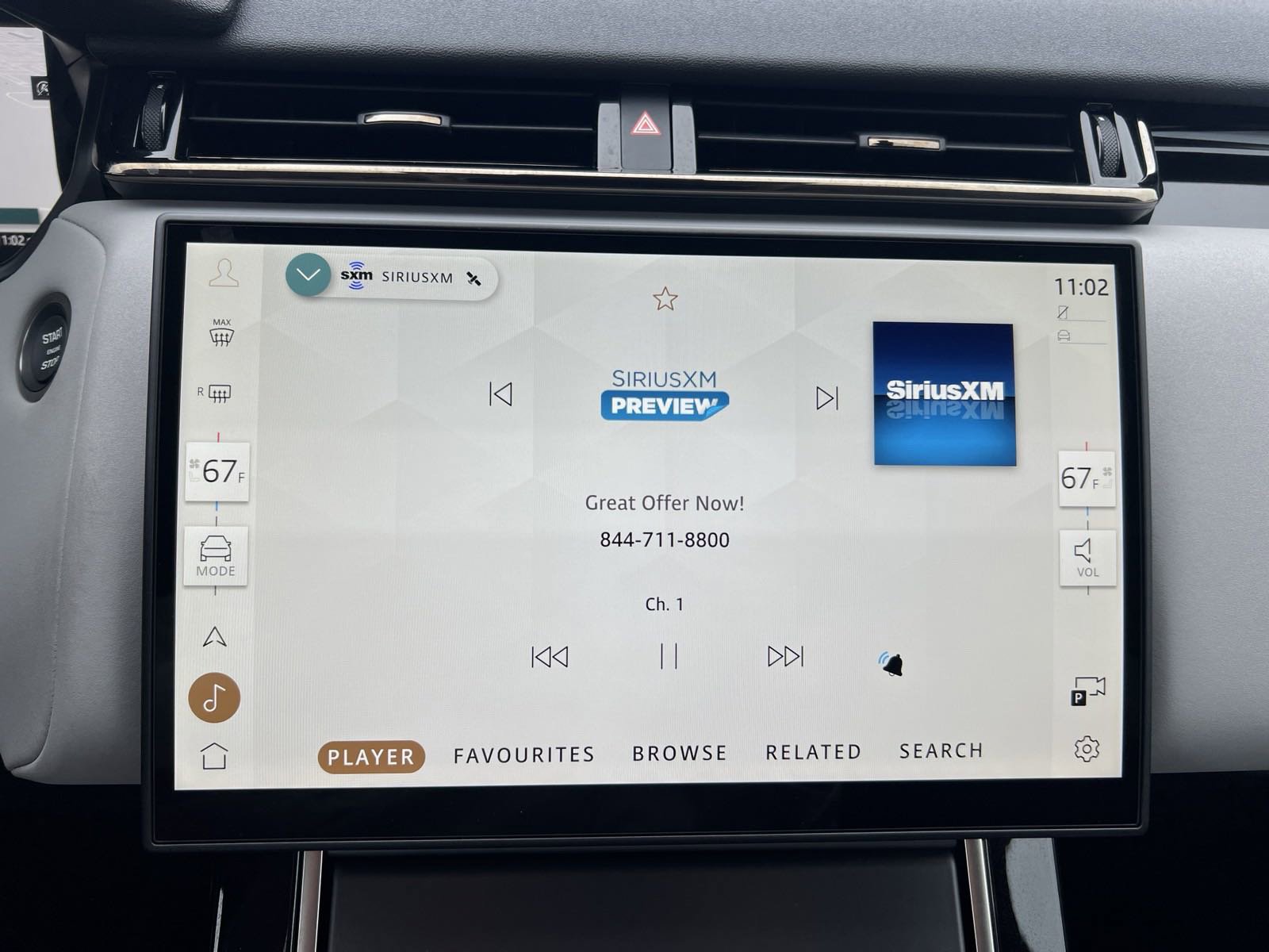 2025 Land Rover Range Rover Velar SE photo 16