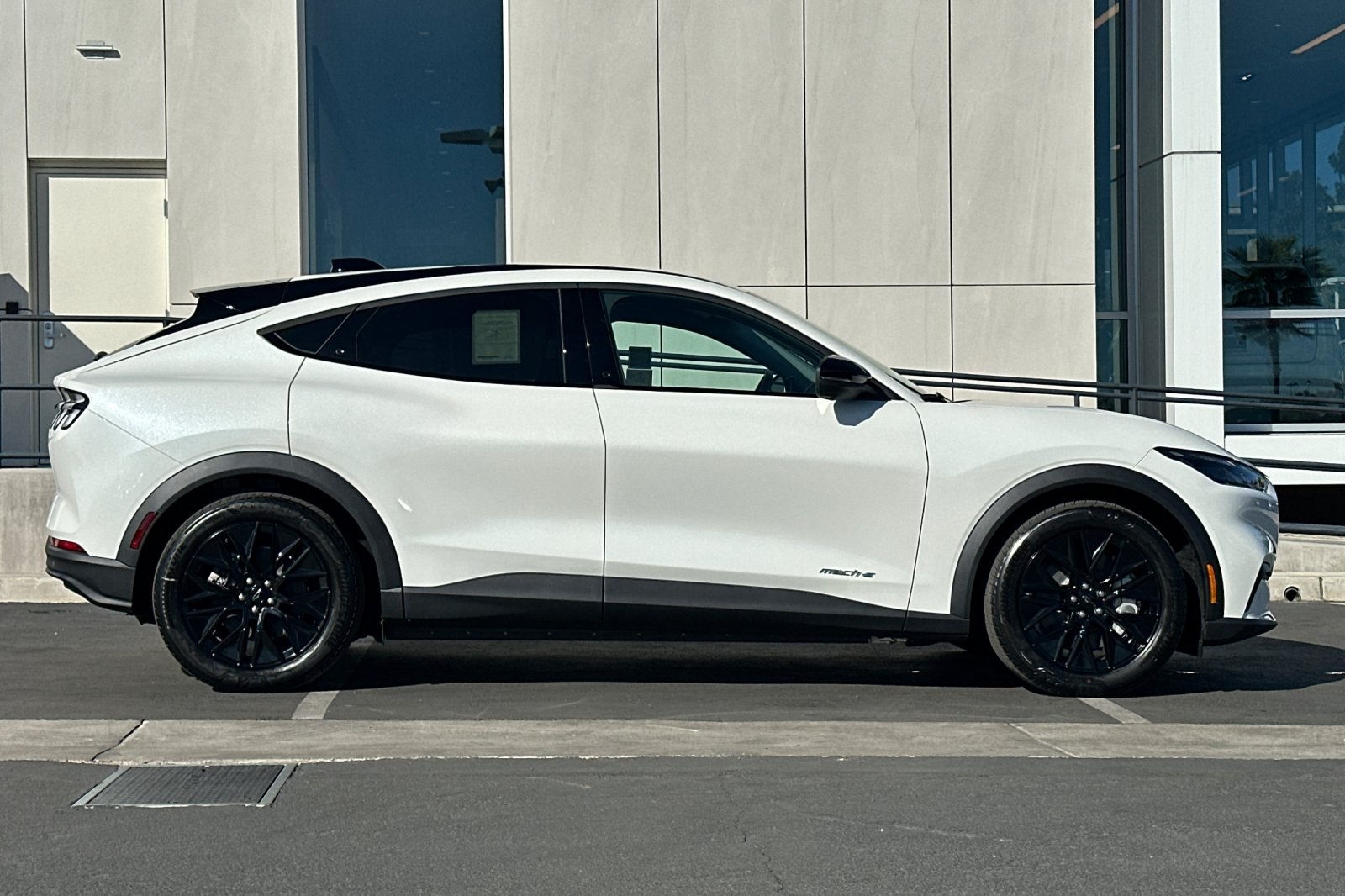 2025 Ford Mustang Mach-E Select photo 2
