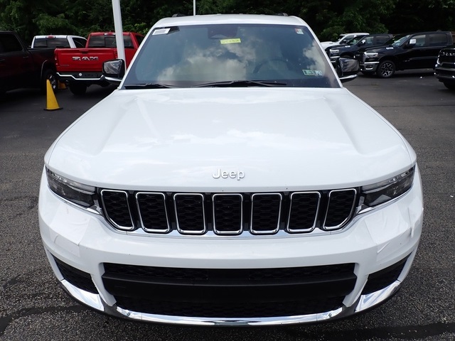2025 Jeep Grand Cherokee Limited photo 8