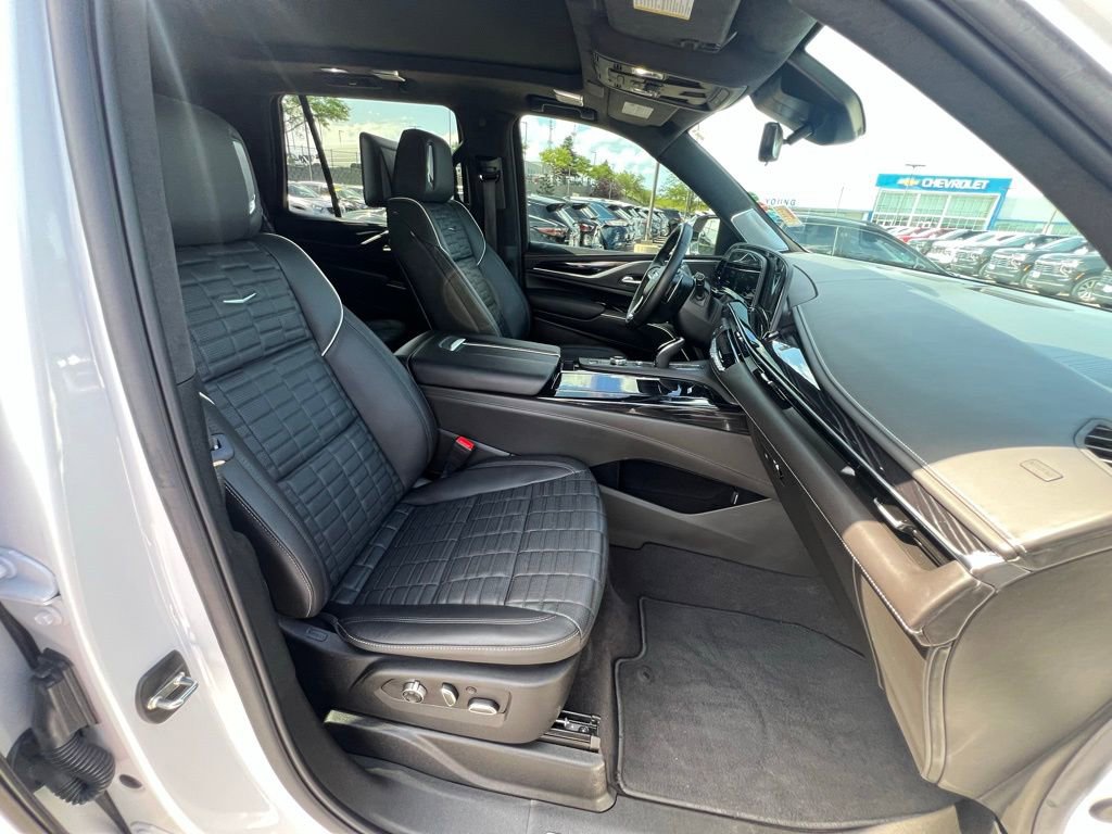 2023 Cadillac Escalade V-Series photo 36