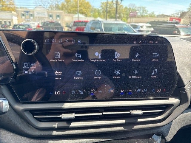 2025 Chevrolet Silverado EV LT photo 21