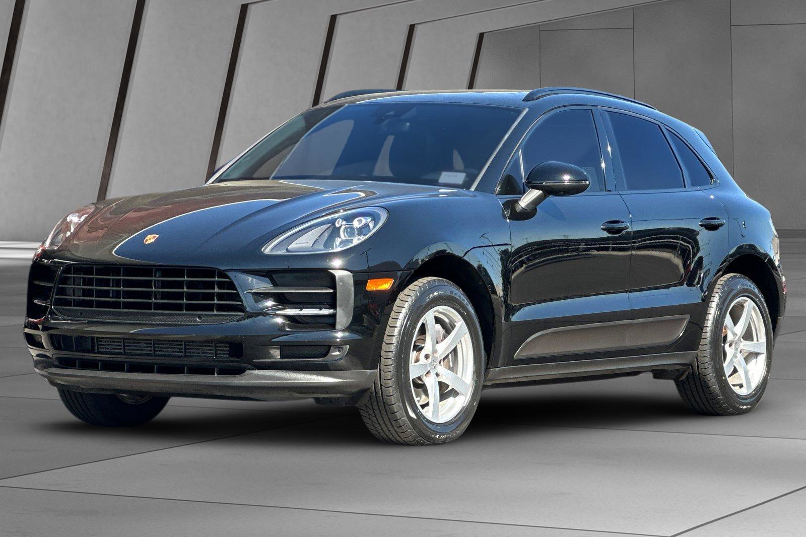 2021 Porsche Macan Base photo 7