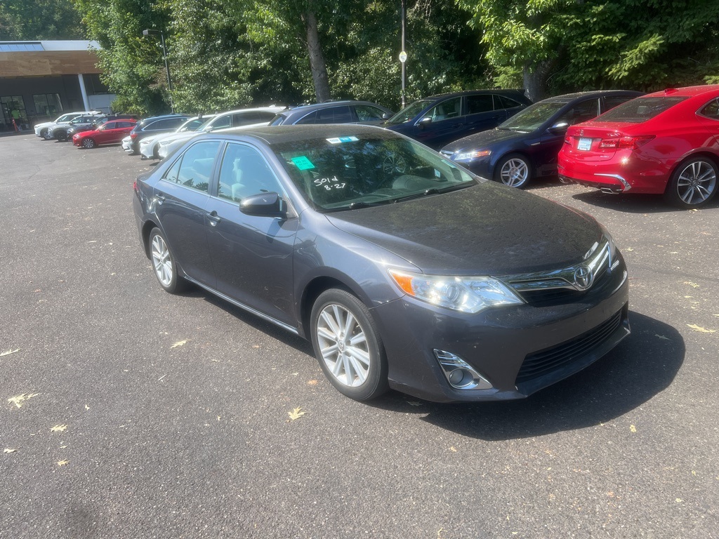 2012 Toyota Camry XLE photo 2