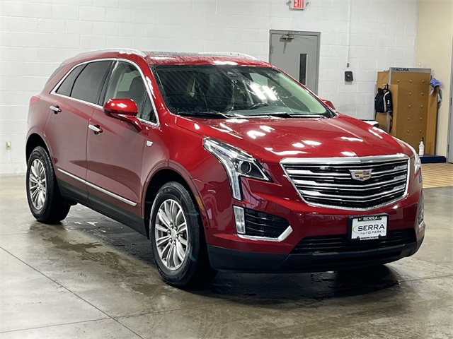 2019 Cadillac XT5 Luxury photo 2