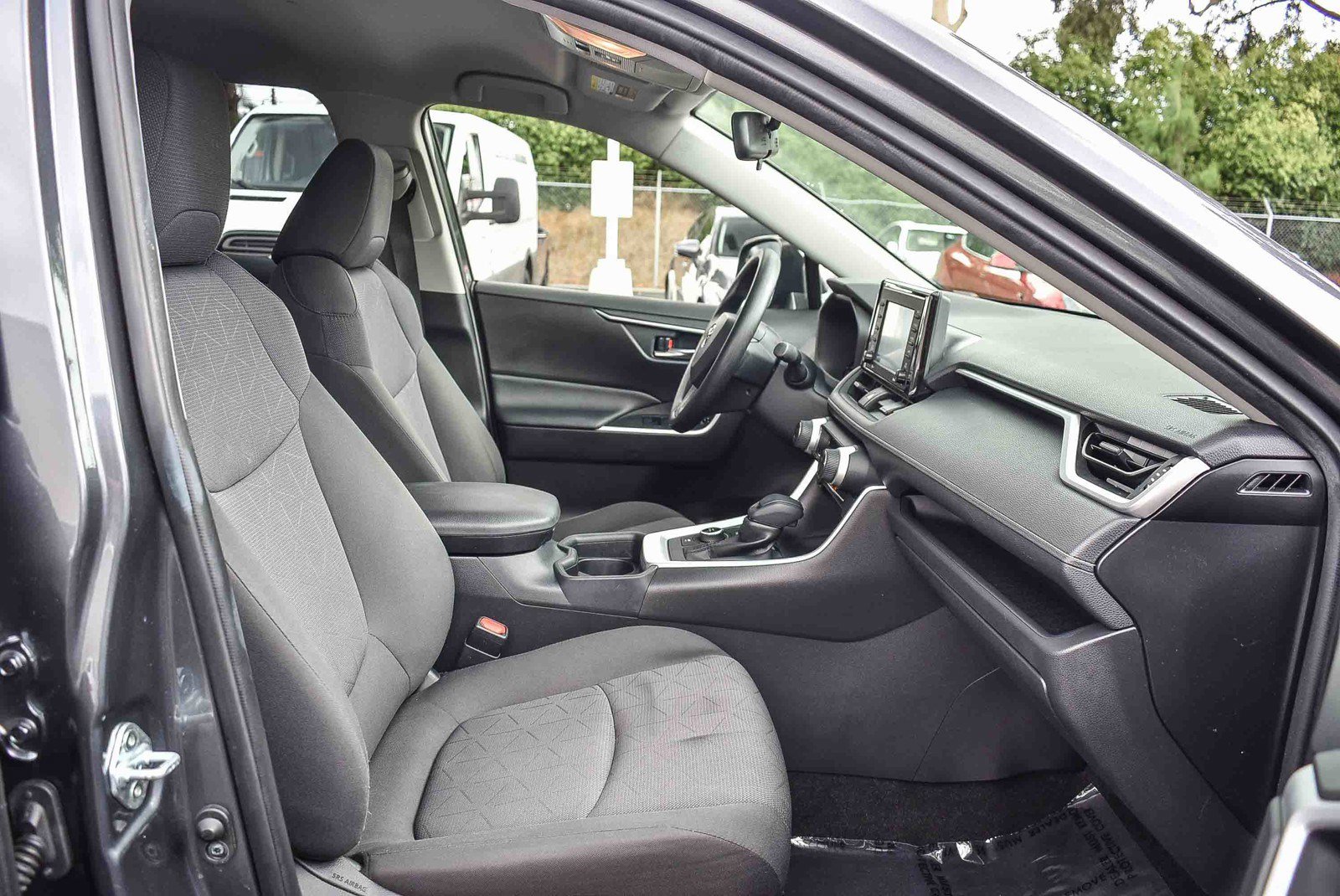 2021 Toyota RAV4 XLE photo 14