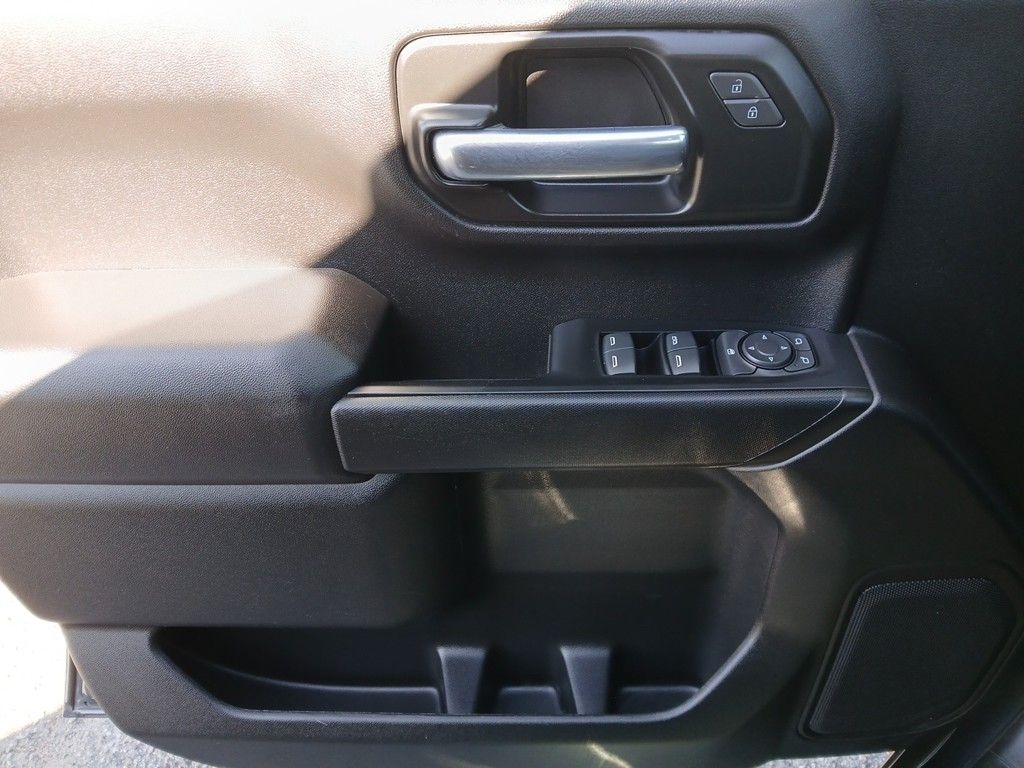 2021 Chevrolet Silverado 1500 Custom photo 10